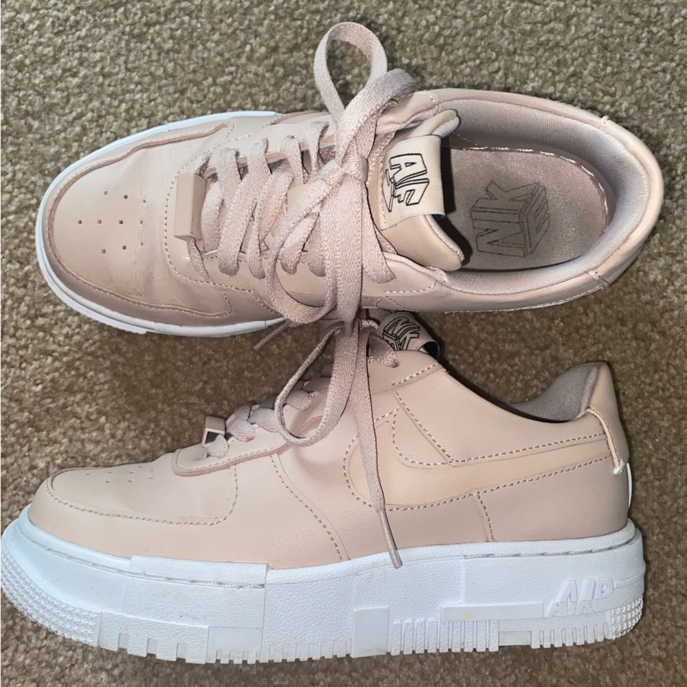 Nike beige AF1’s - Picture 2 of 8
